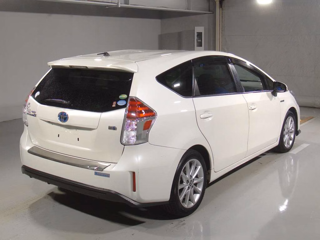 TOYOTA PRIUS ALPHA