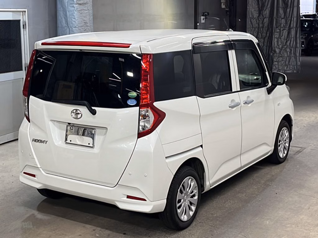 TOYOTA ROOMY