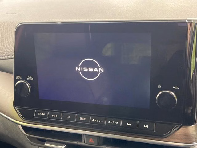 Nissan Aura