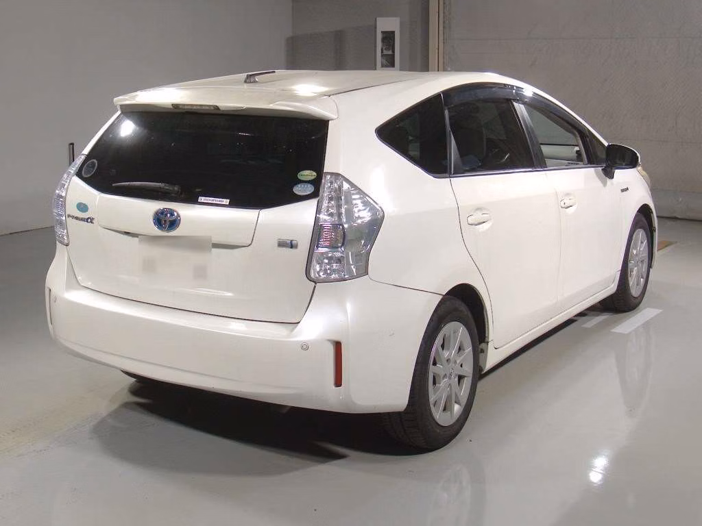 TOYOTA PRIUS ALPHA