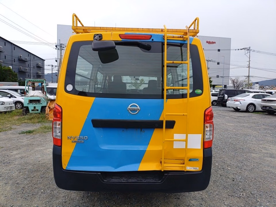 NISSAN NV350 CARAVAN