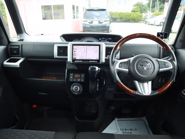TOYOTA PIXIS MEGA