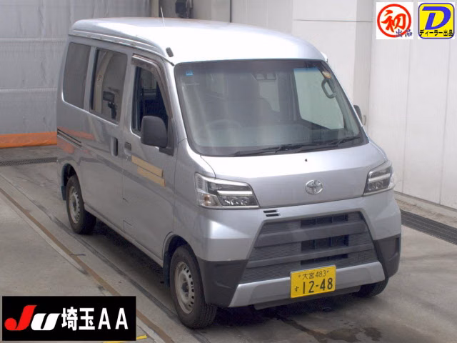 TOYOTA PIXIS VAN