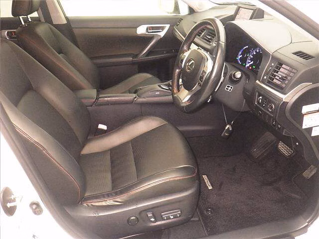LEXUS CT200H