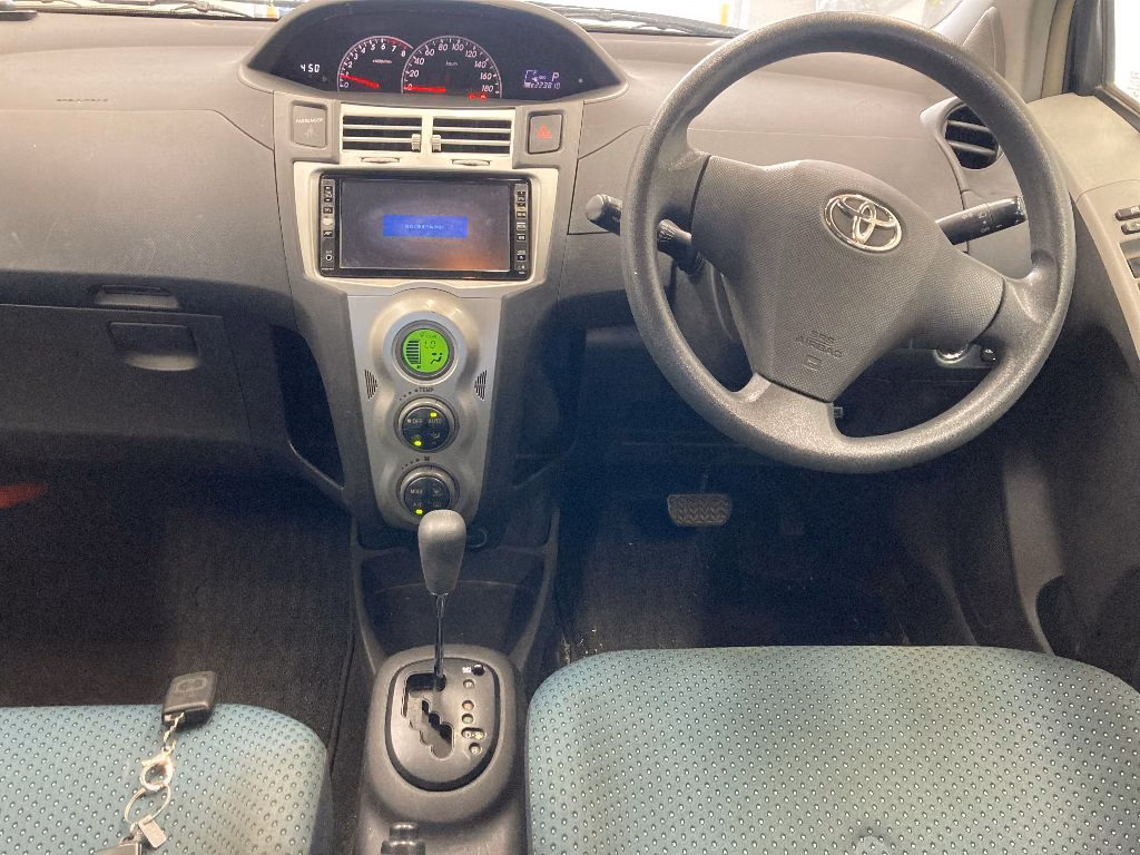 TOYOTA VITZ