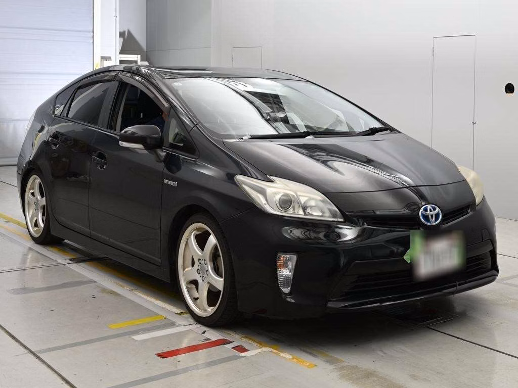TOYOTA PRIUS