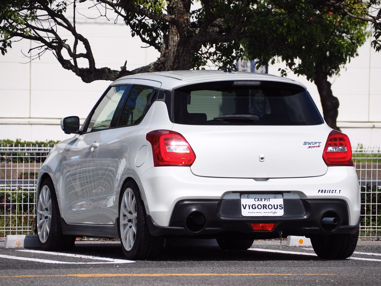 SUZUKI SWIFT