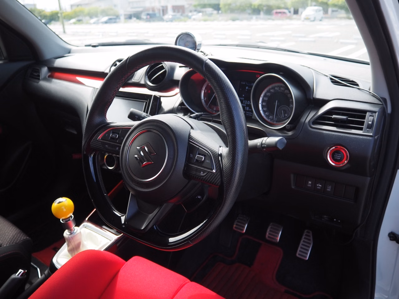 SUZUKI SWIFT