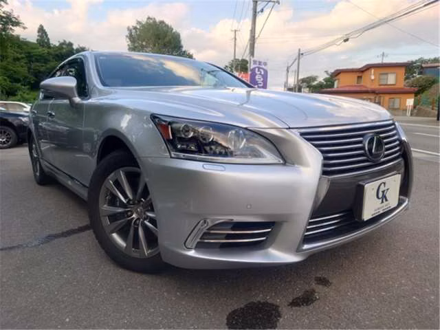 Lexus LS600h