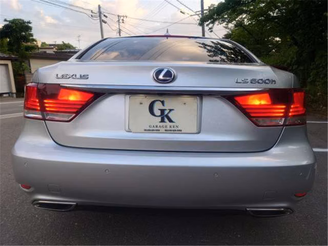 Lexus LS600h