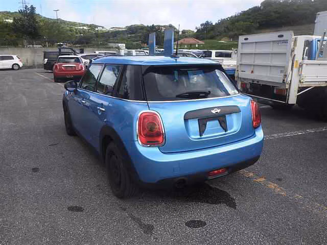 MINI HATCH