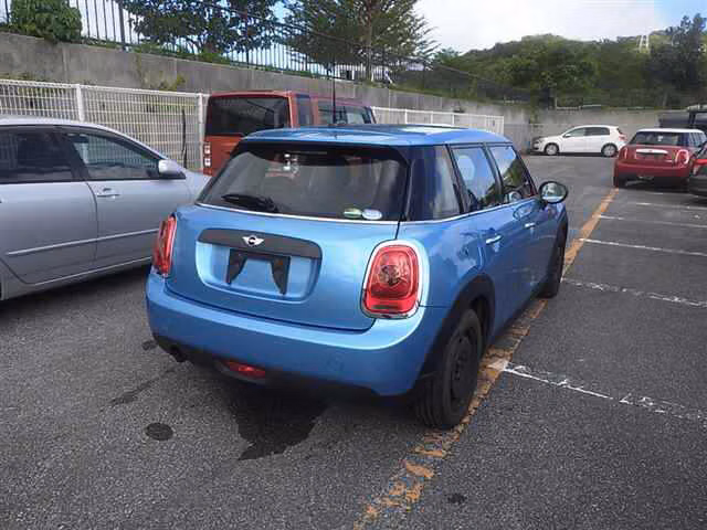 MINI HATCH