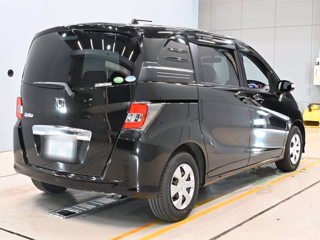 HONDA FREED SPIKE