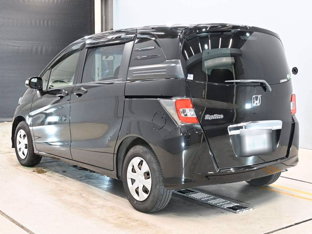 HONDA FREED SPIKE