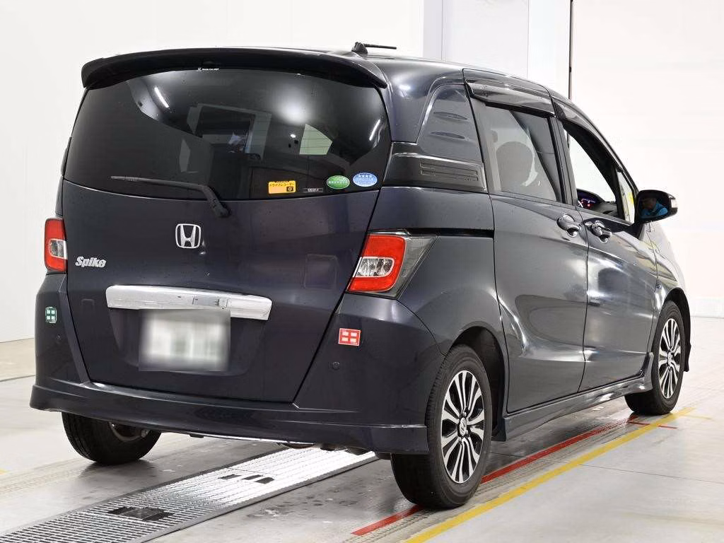HONDA FREED SPIKE