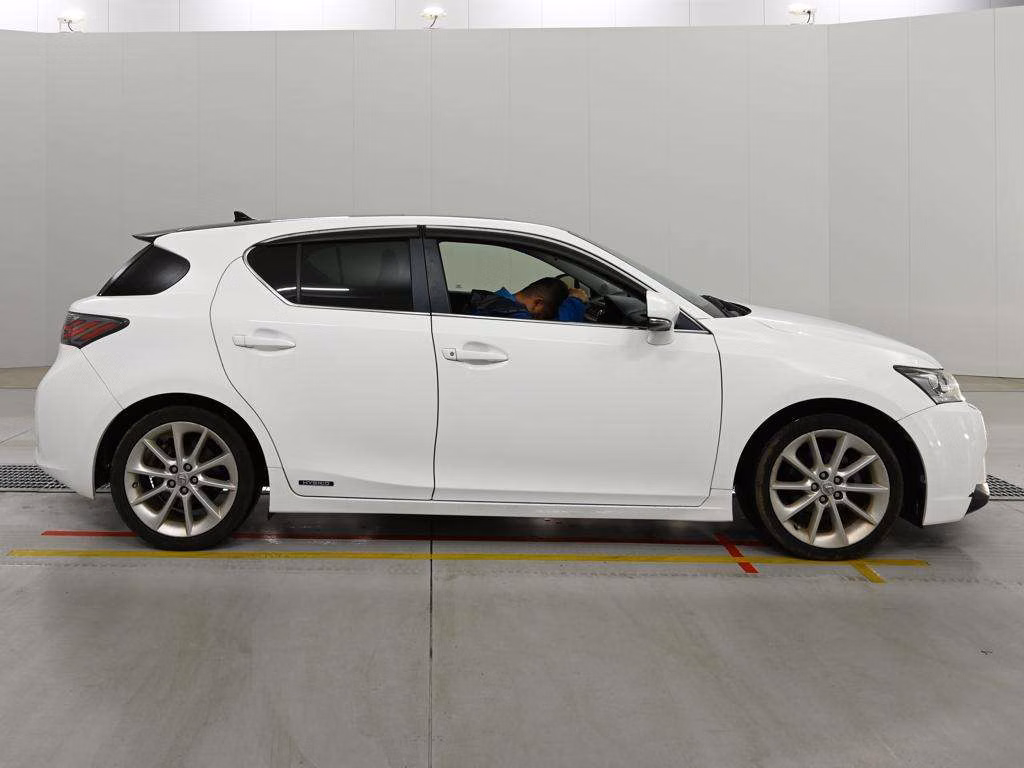 LEXUS CT200H
