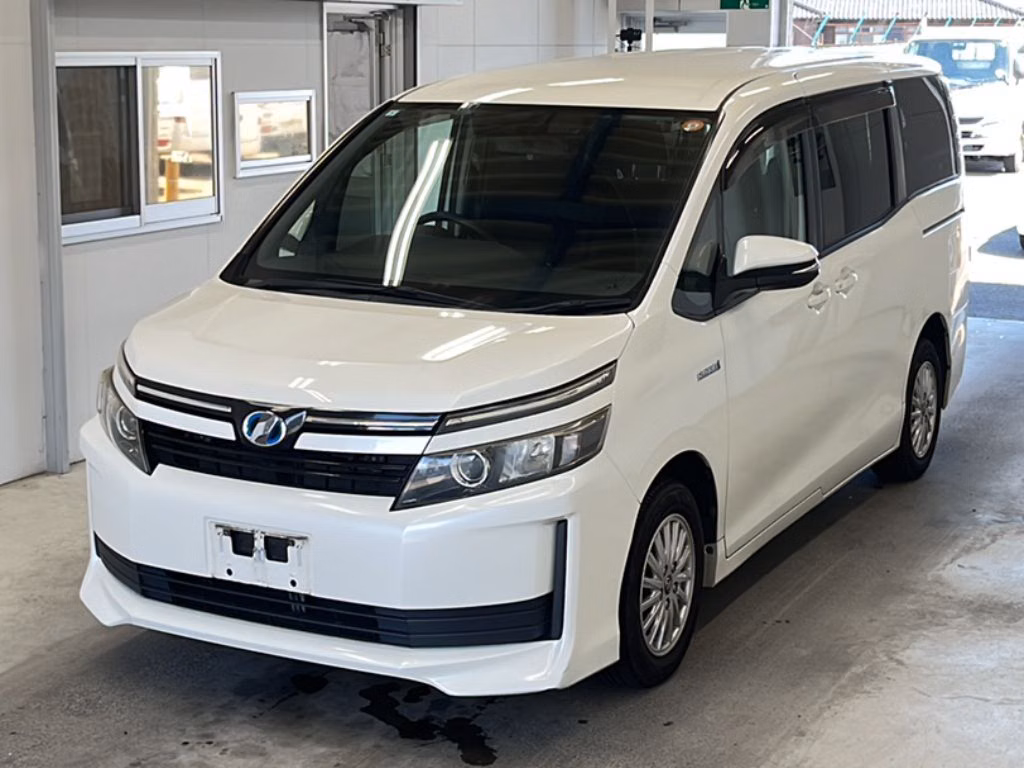 TOYOTA VOXY