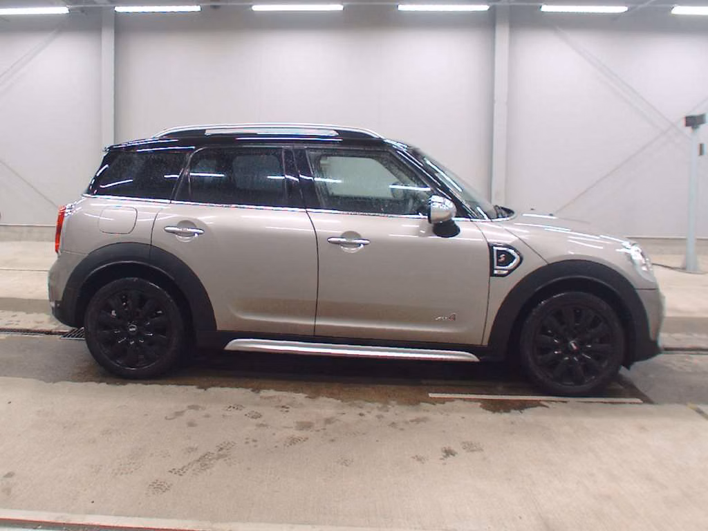 MINI CROSSOVER
