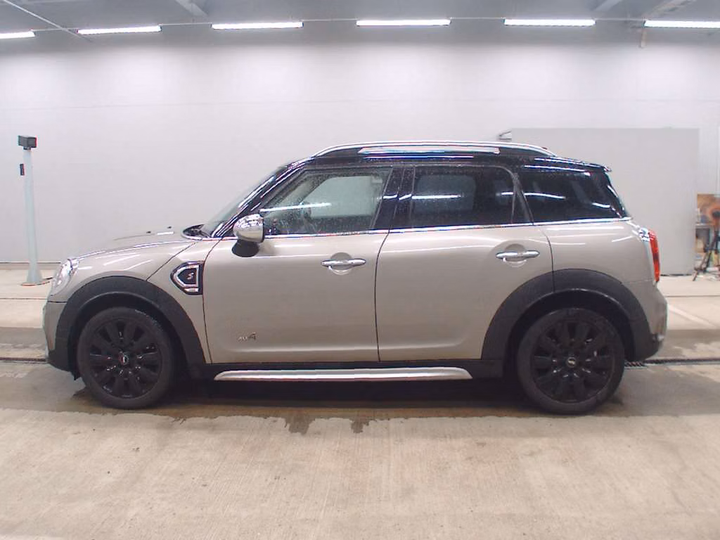 MINI CROSSOVER
