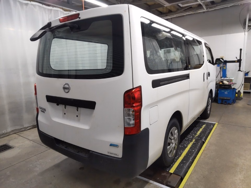NISSAN NV350 CARAVAN