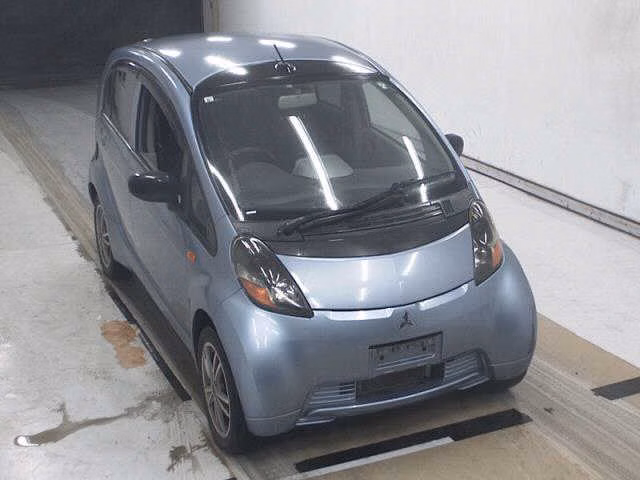 Mitsubishi i