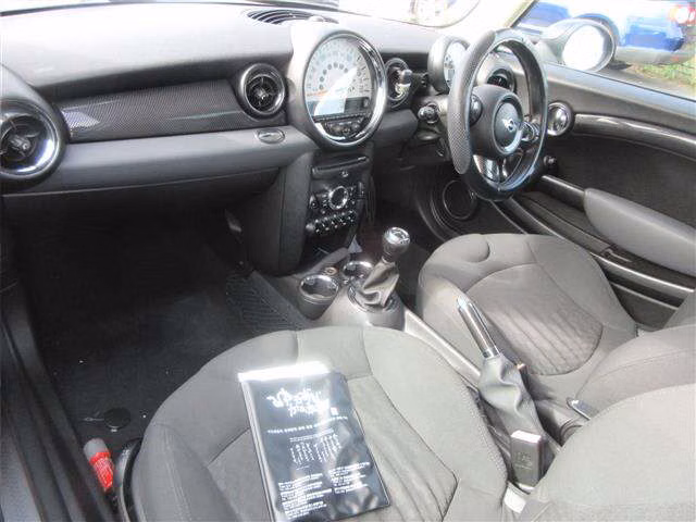 MINI HATCH
