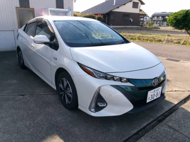TOYOTA PRIUS PHV
