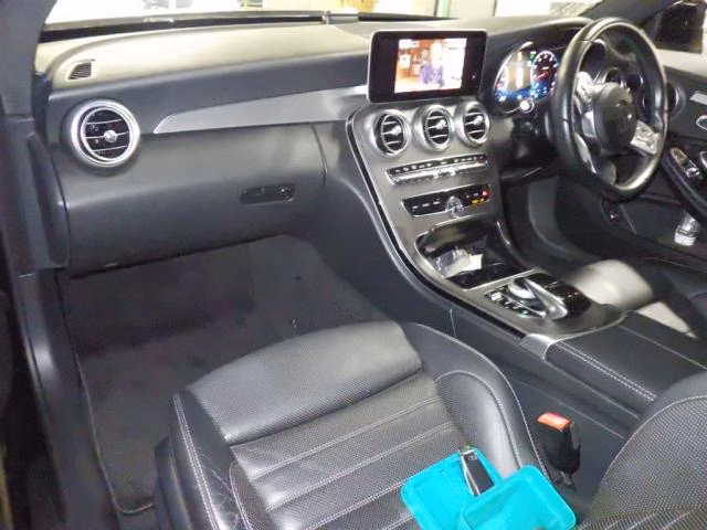 MERCEDES-BENZ C-CLASS