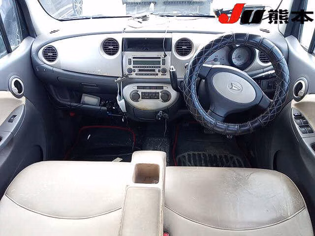 DAIHATSU MOVE LATTE