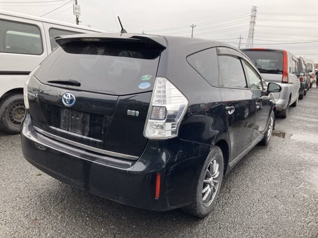 TOYOTA PRIUS ALPHA