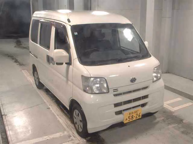 TOYOTA PIXIS VAN