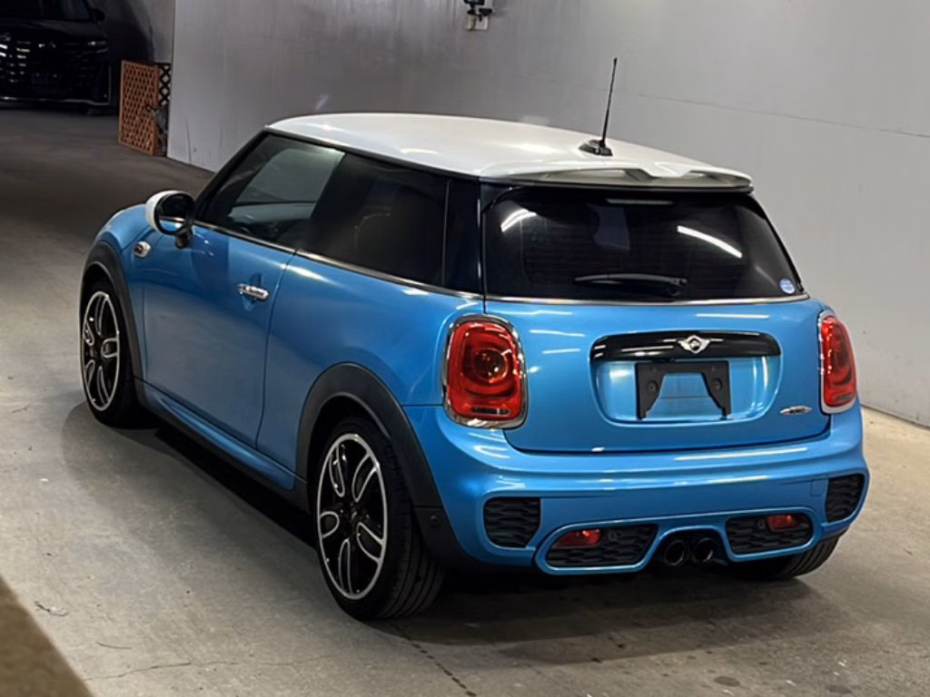 MINI HATCH