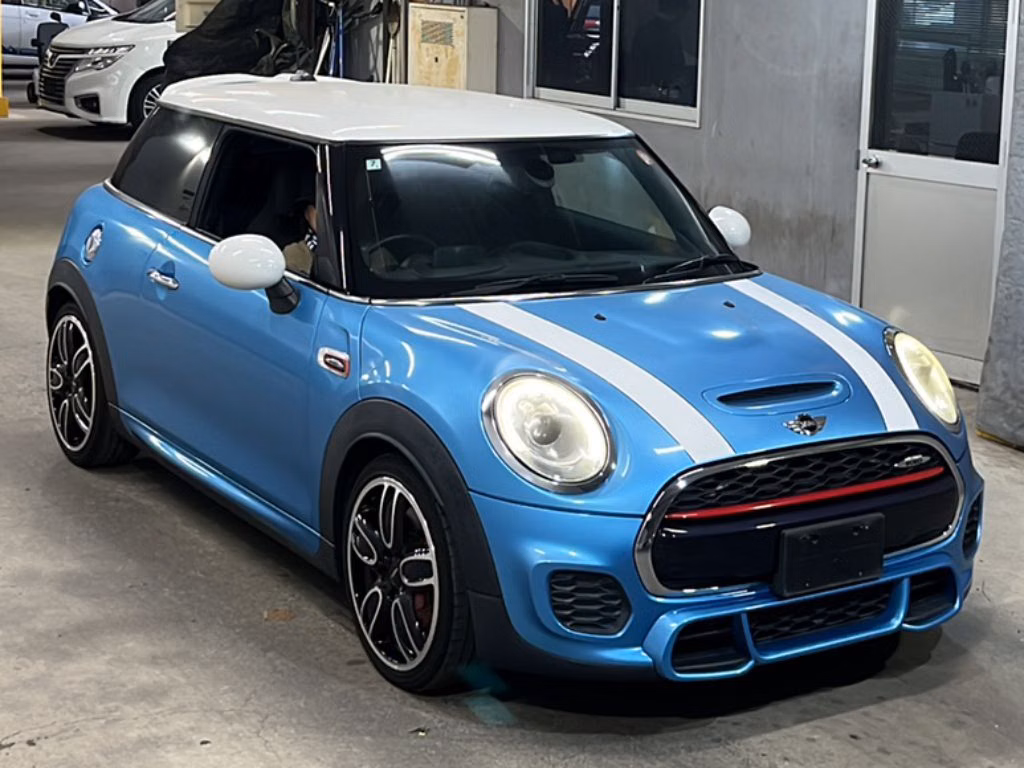 MINI HATCH