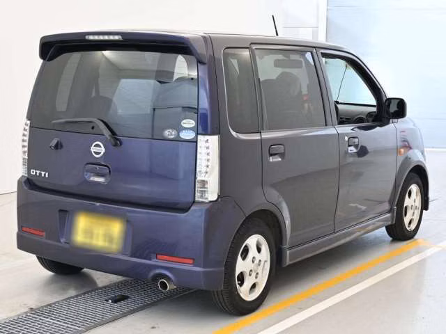 Nissan Otti