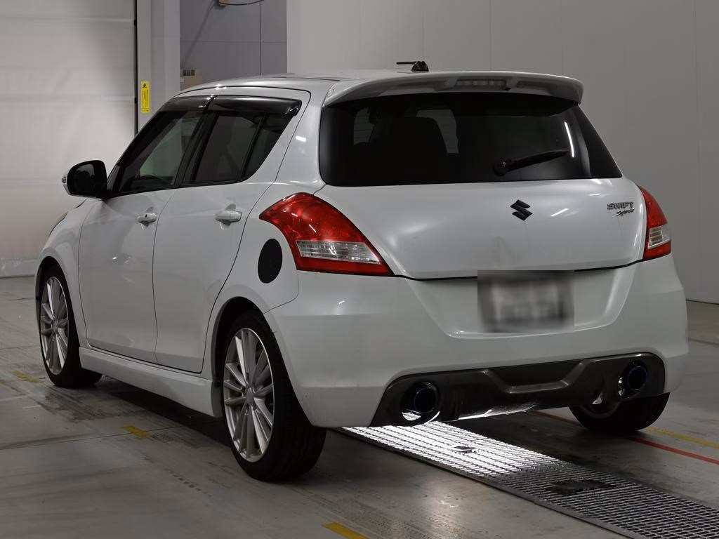 SUZUKI SWIFT