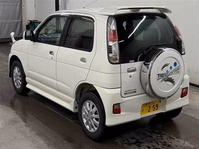 DAIHATSU TERIOS KID