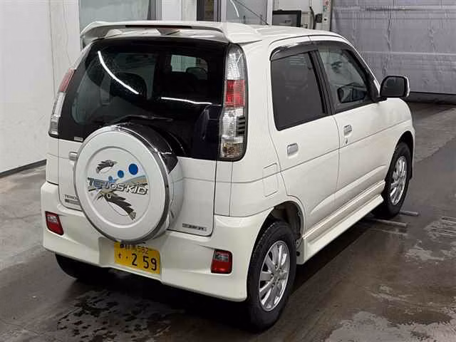 DAIHATSU TERIOS KID