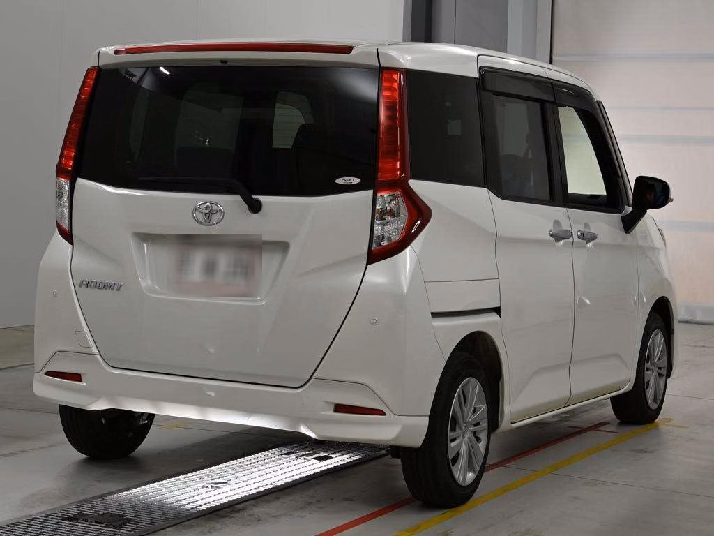 TOYOTA ROOMY