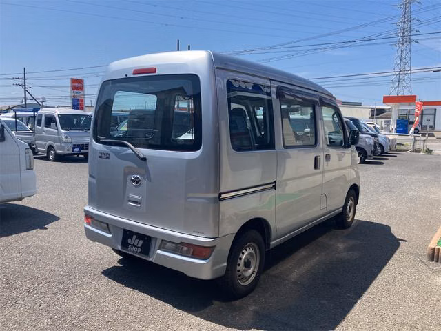 TOYOTA PIXIS VAN