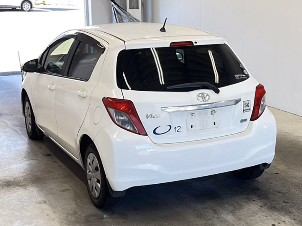 TOYOTA VITZ