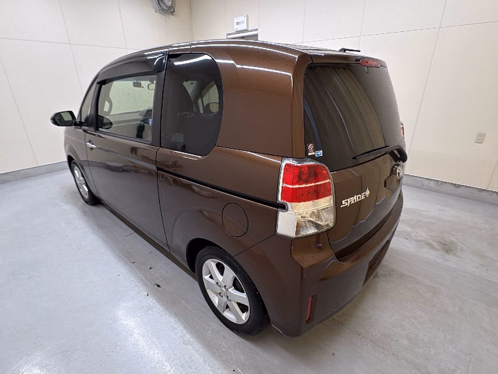 TOYOTA SPADE