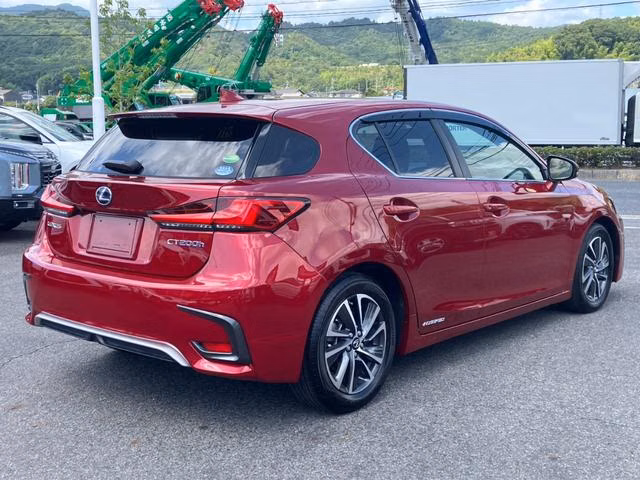 Lexus CT200h