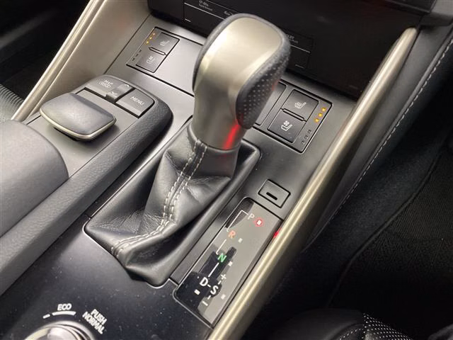Lexus IS300h