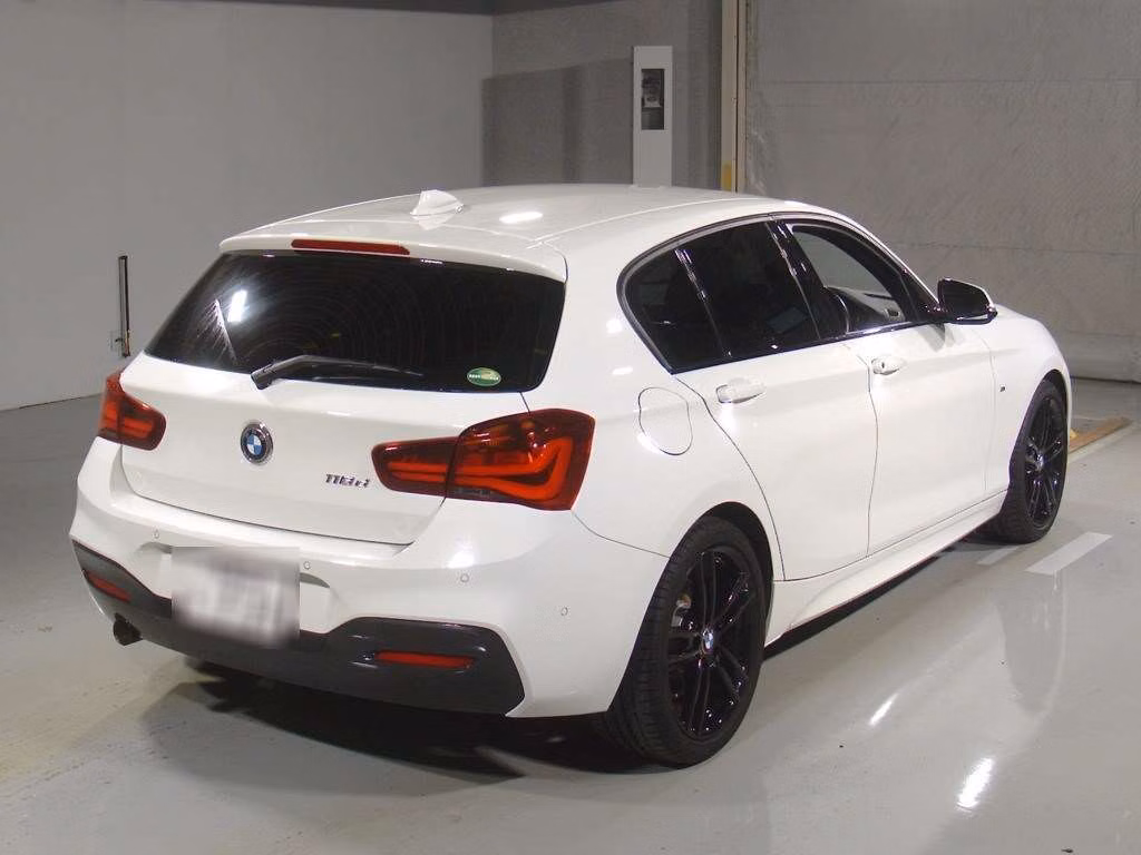 BMW 1-SERIES