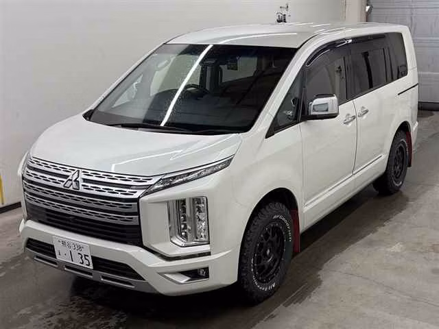 Mitsubishi Delica D:5