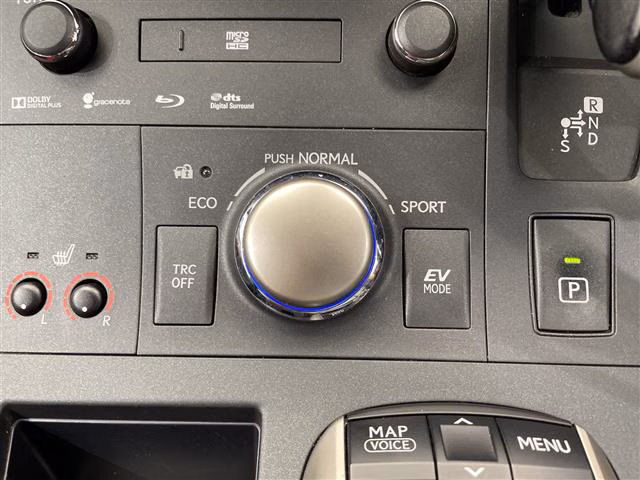 Lexus CT200h