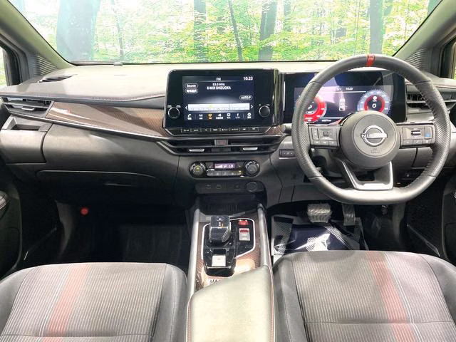 Nissan Aura