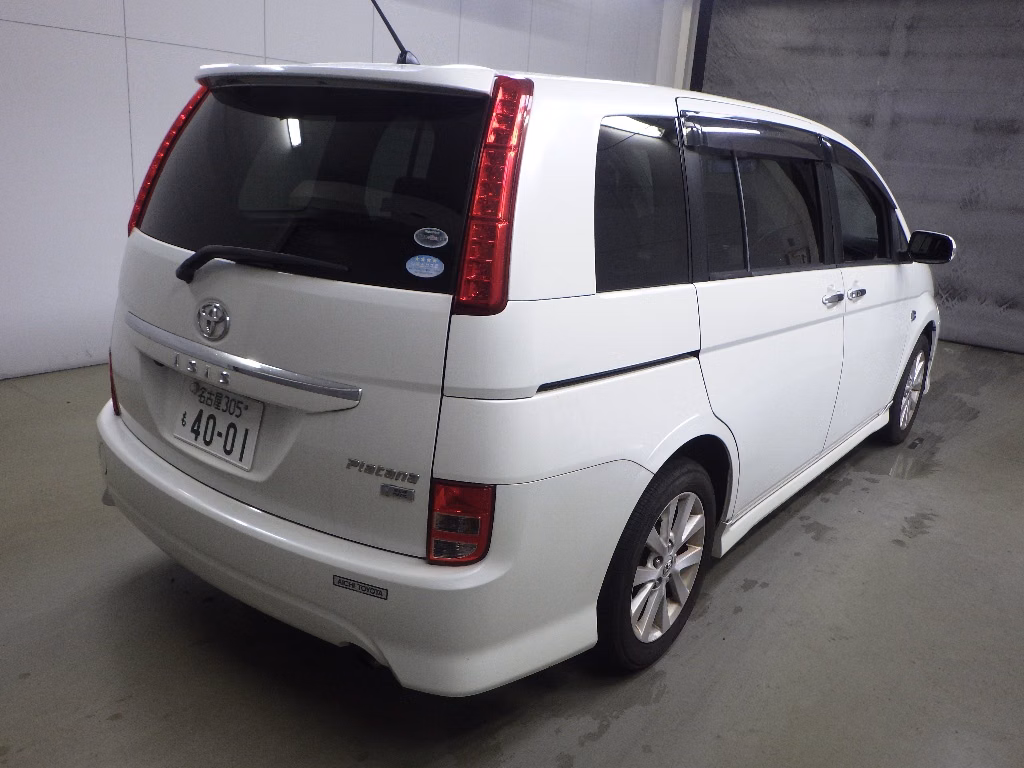 TOYOTA ISIS