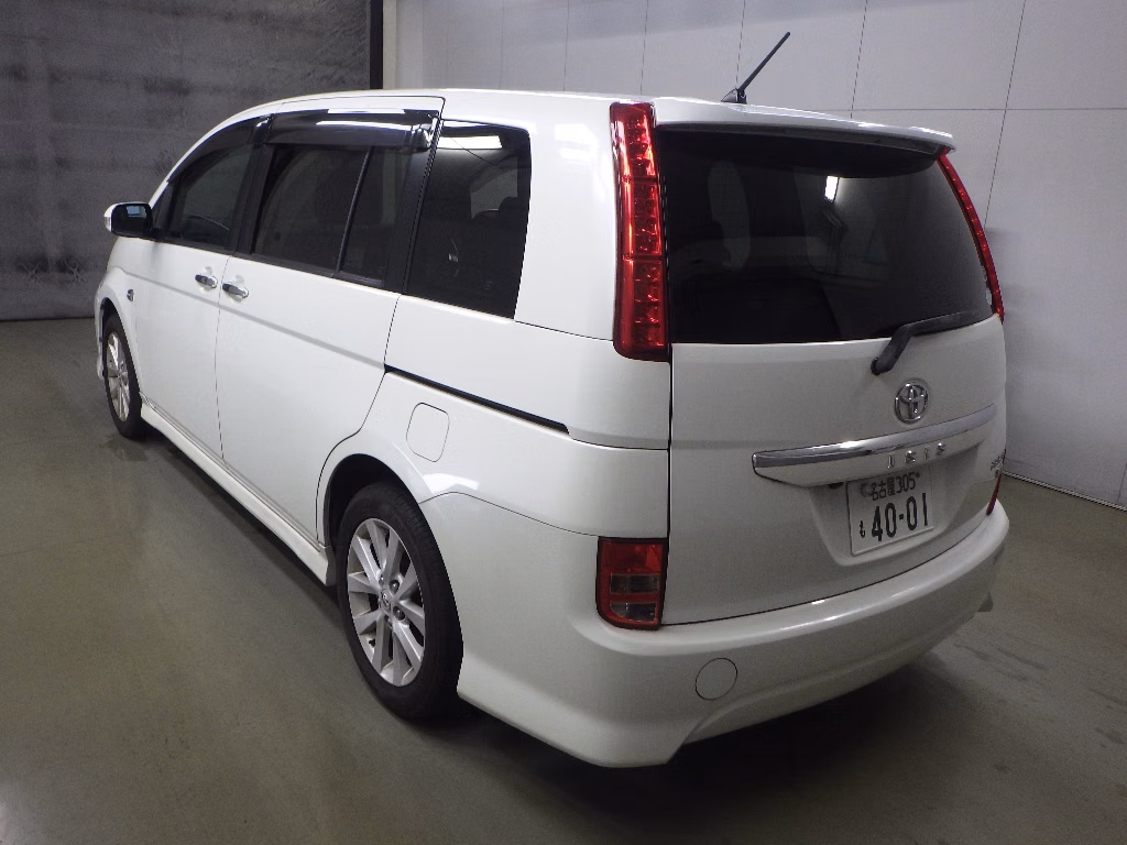 TOYOTA ISIS