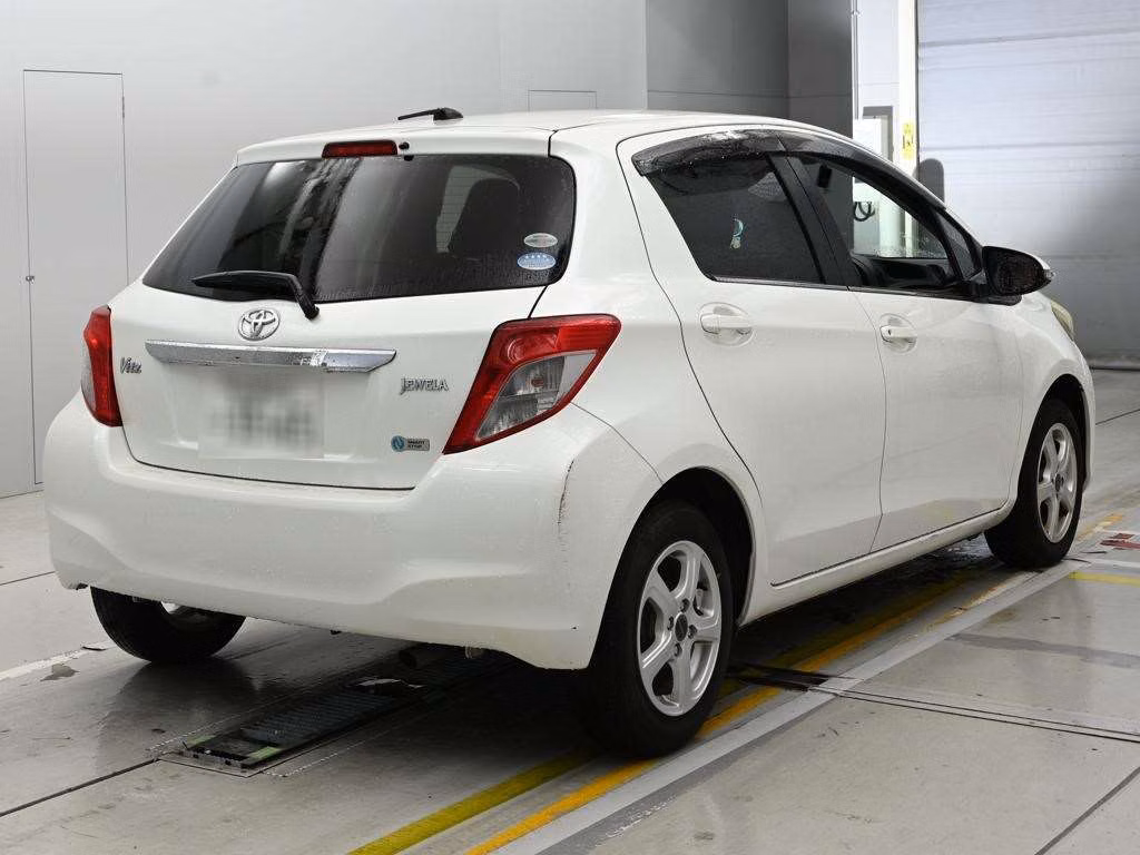 TOYOTA VITZ